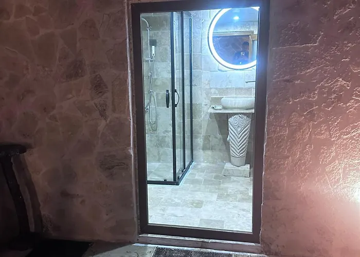 Heritage Cave Otel *